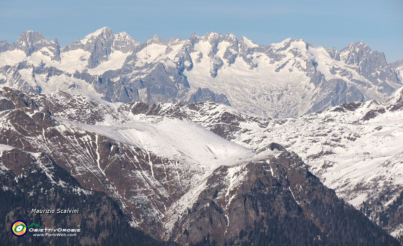 26 Dal Mincucco, al Passo San Marco, alle Retiche  con Badile e Cengalo....JPG